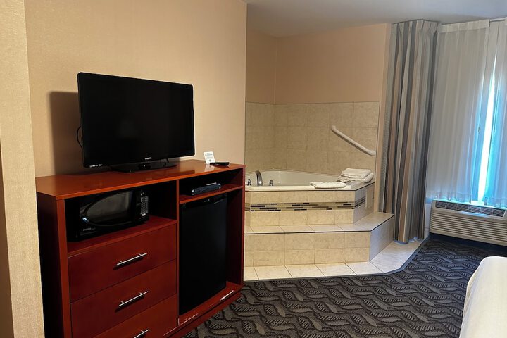 2 Queen Beds (9 of 18)