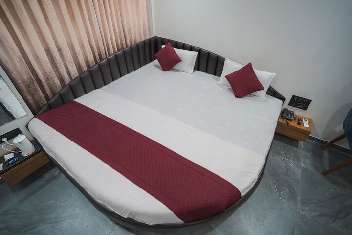 Room 33 of 50