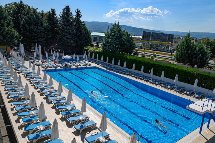 Hotel with Pool