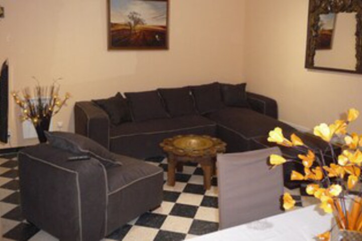 Room 13 of 27