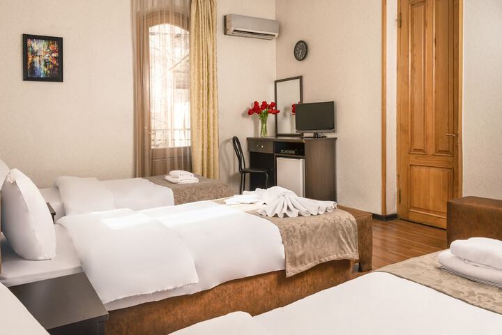 Room 21 of 21