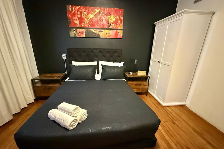 Room 25 of 28