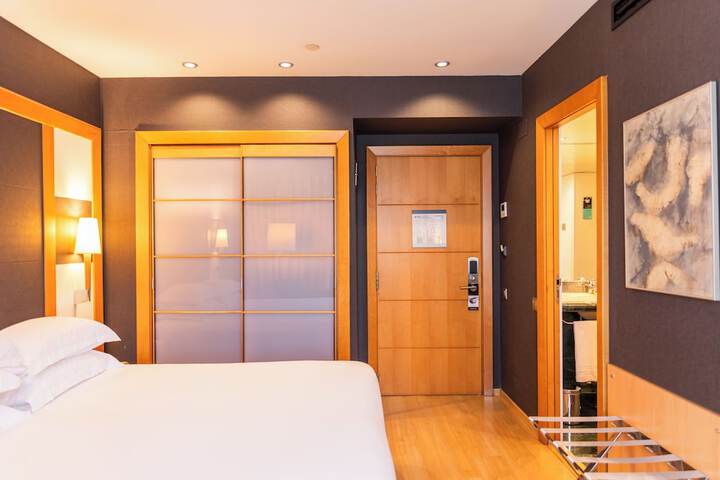 Room 32 of 140