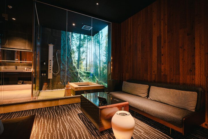 Room 21 of 48