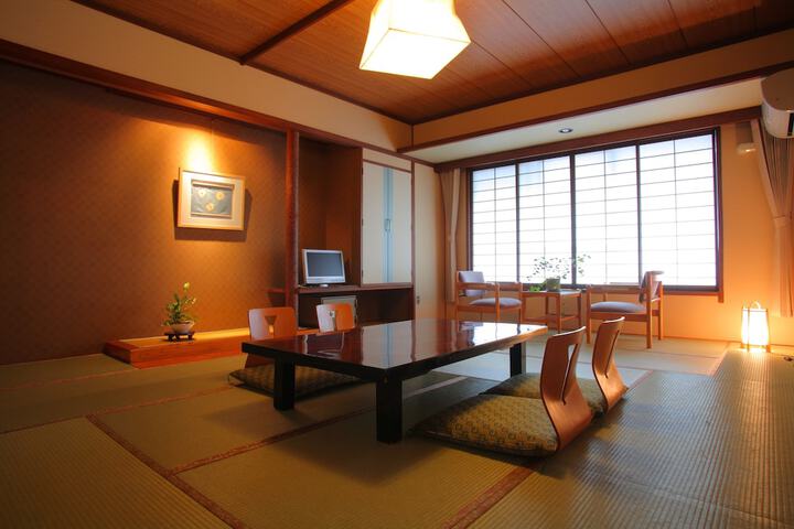 Room 8 of 54