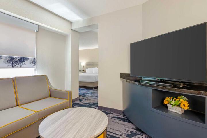 1 King Bed Microwave and Refrigerator Full Breakfast (22 of 25)