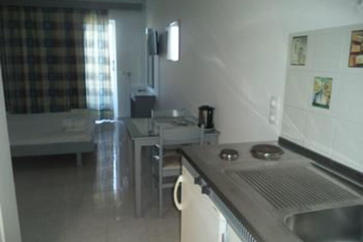Room 9 of 11