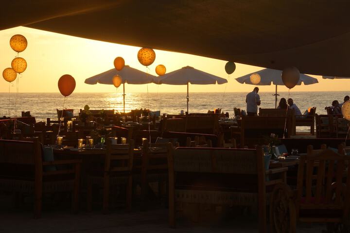 Dining 63 of 192