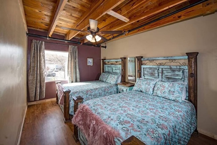 Room 3 of 23