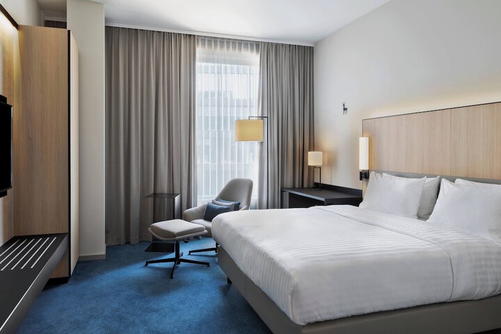 Room 15 of 39