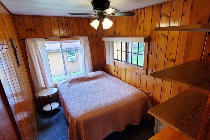 Room 28 of 195