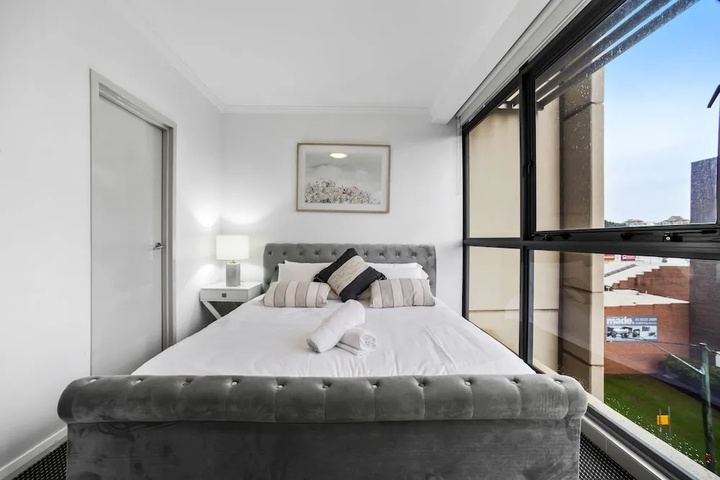 Room 2 of 9