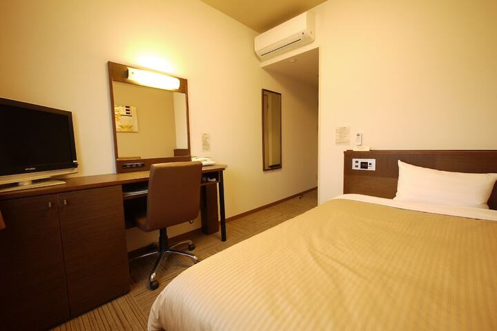 Room 4 of 22
