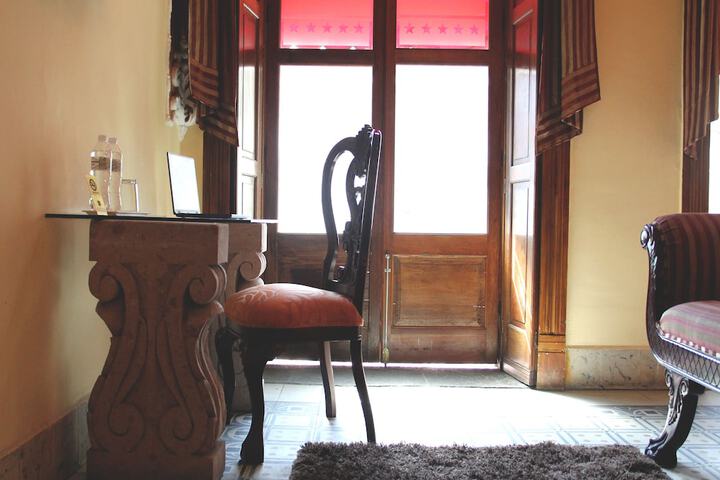 Room 18 of 27