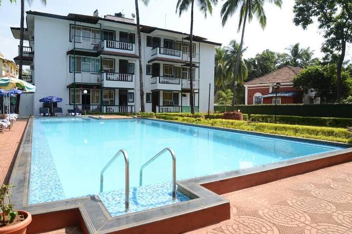 Hotel Pool