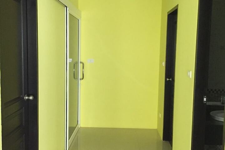 Room 53 of 105
