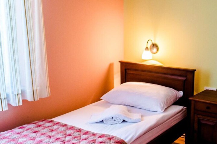 Room 6 of 58
