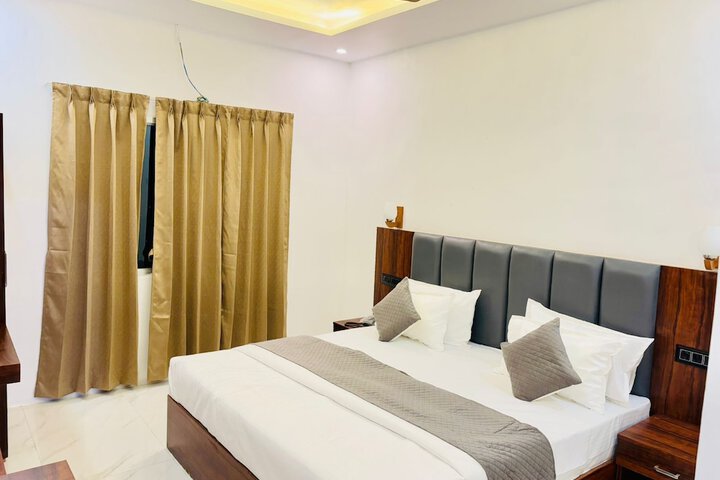 Room 7 of 30