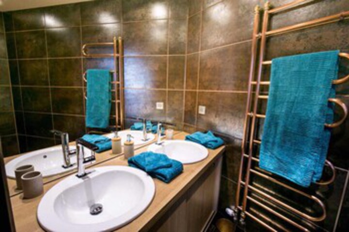 Room 4 of 34