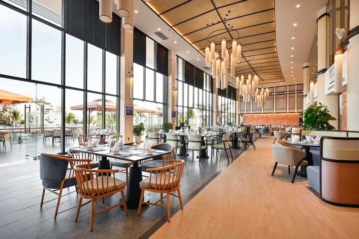 Dining 103 of 138