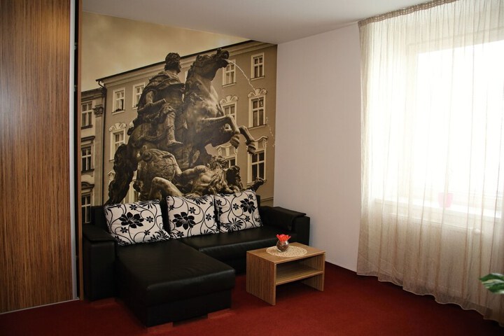 Room 43 of 60