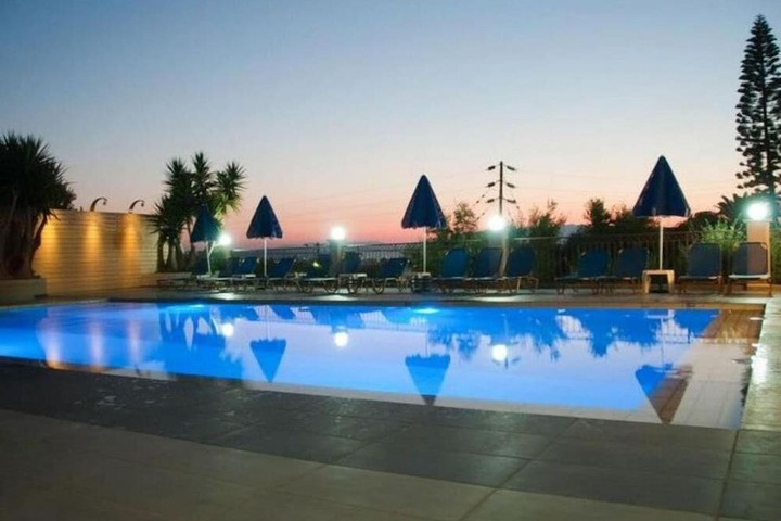 Pool Hotel