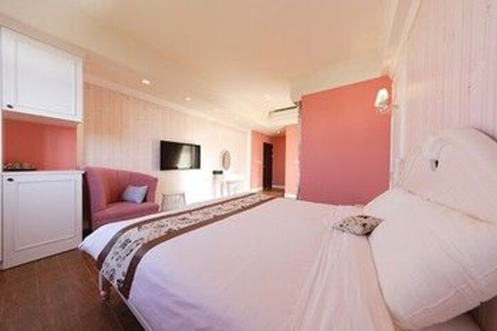 Room 15 of 26