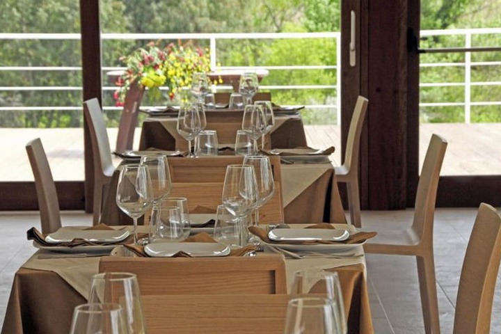 Dining 43 of 56