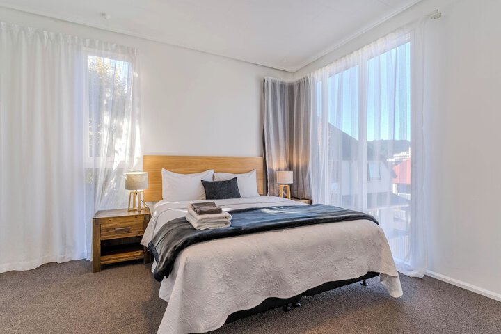 Room 2 of 31