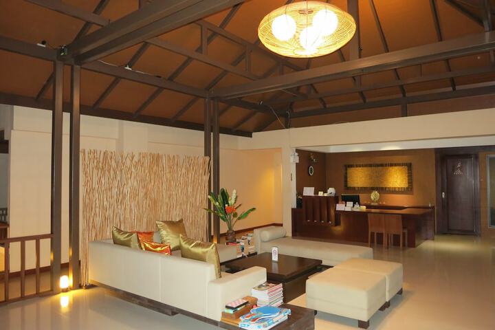 Hotel Lobby