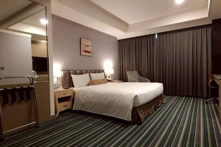 Room 51 of 88