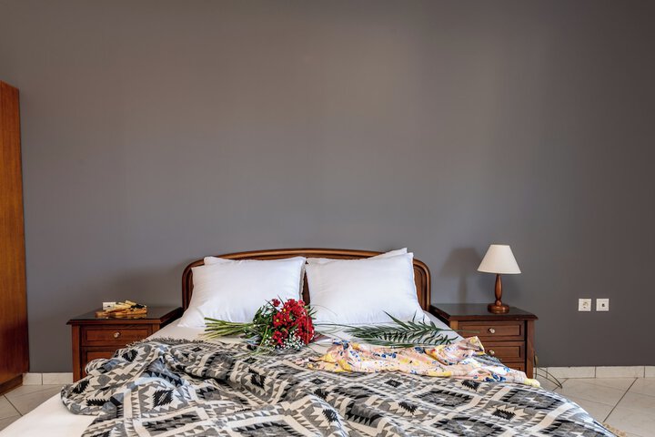 Room 5 of 32