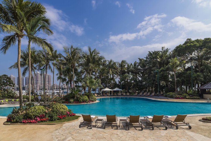 Hotel Pool