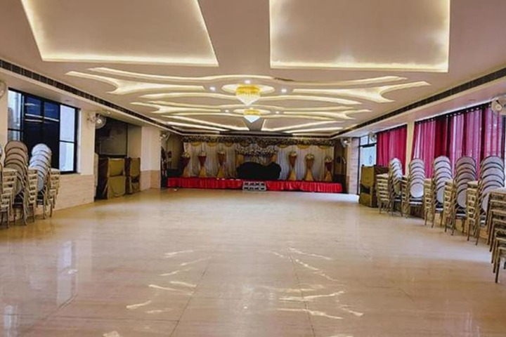 Ballroom/Hall 16 of 18