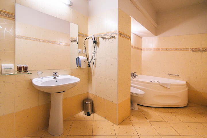 Room 20 of 39