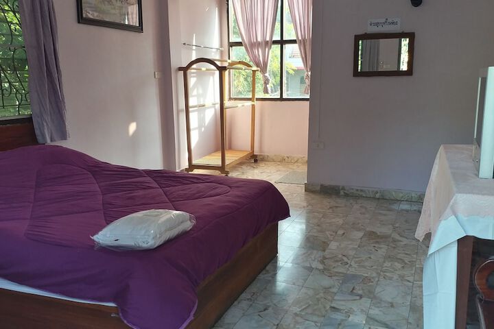 Room 6 of 31