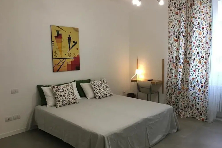 Room 2 of 11