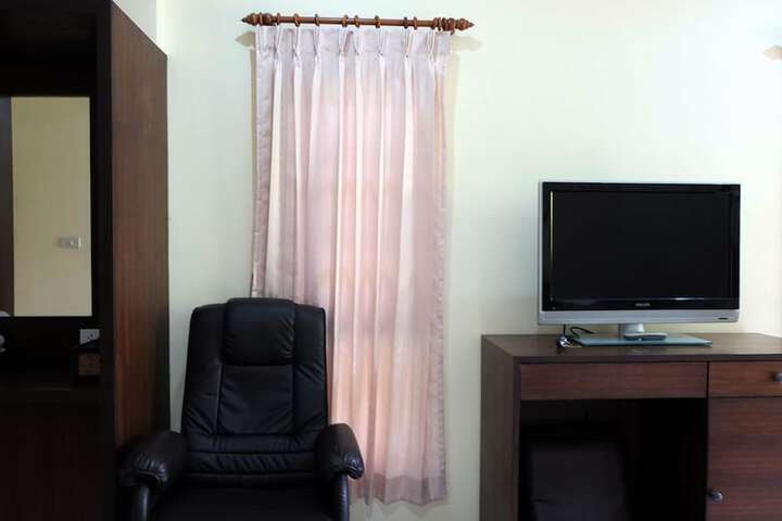 Room 11 of 24