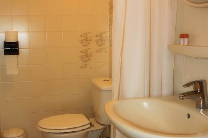 Room 32 of 61