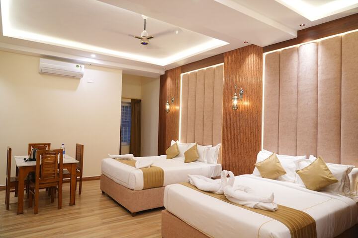 Room 12 of 28