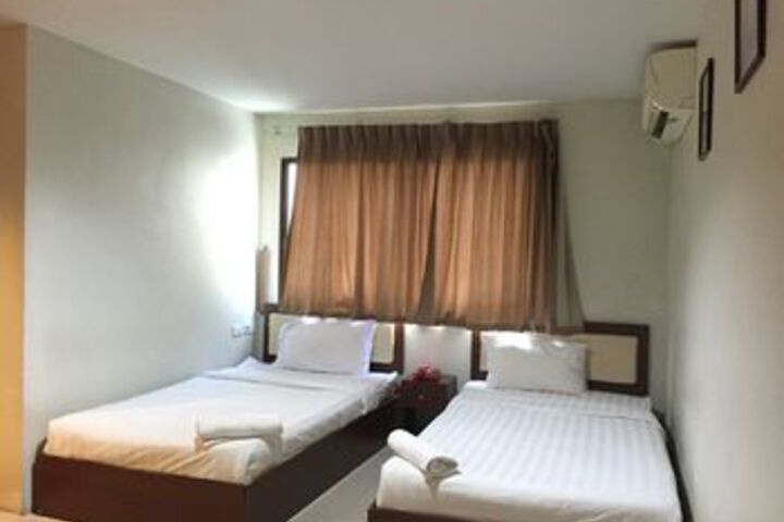 Room 7 of 30