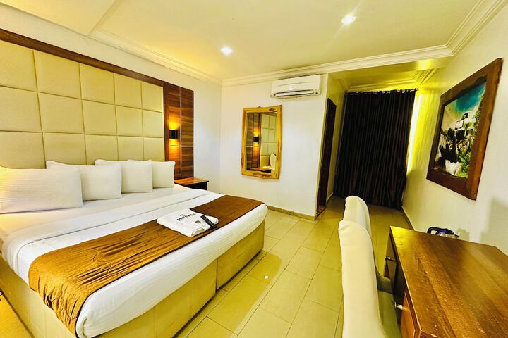Room 9 of 51