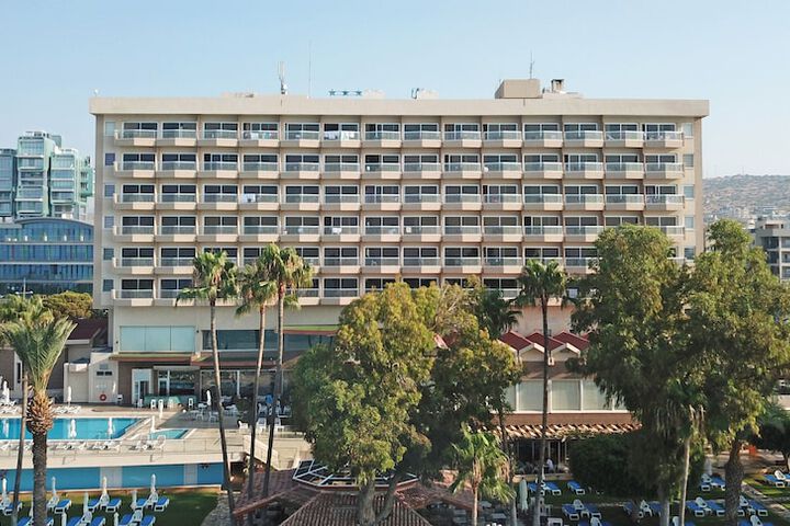 Hotel 79 of 86