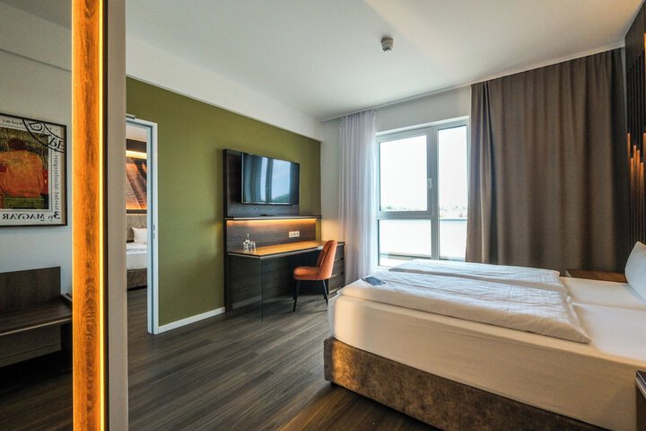 Room 47 of 88