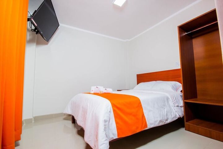 Room 6 of 11