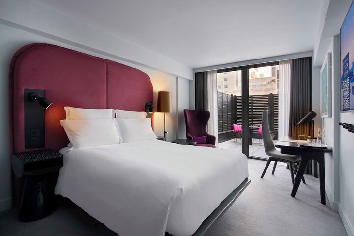 Room 55 of 233