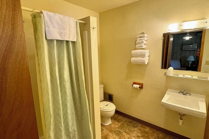 Room 60 of 102