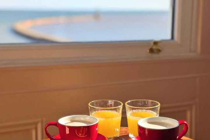 Breakfast/Coffee Service 79 of 104