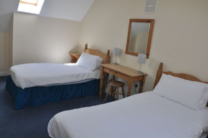 Room 5 of 16