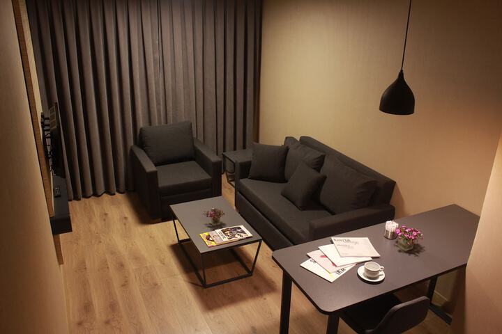 Room 22 of 49